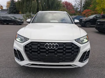 2022 Audi Q5 - image 2