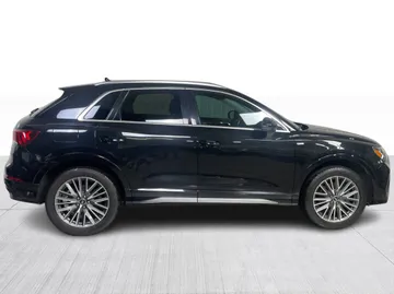 2022 Audi Q3 - image 2