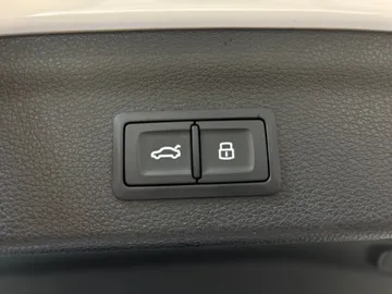 2020 Audi Q3 - image 19