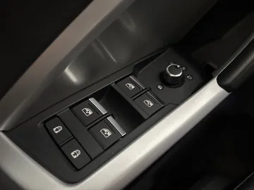 2020 Audi Q3 - image 23