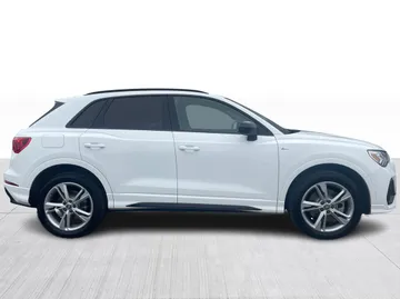 2021 Audi Q3 - image 2