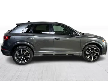 2022 Audi Q3 - image 2