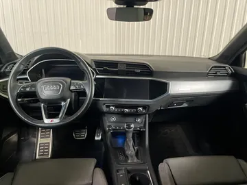 2022 Audi Q3 - image 4