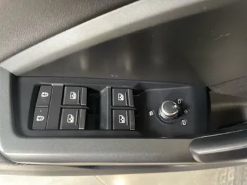 2020 Audi Q3 - image 25