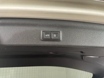 2020 Audi Q3 - image 21