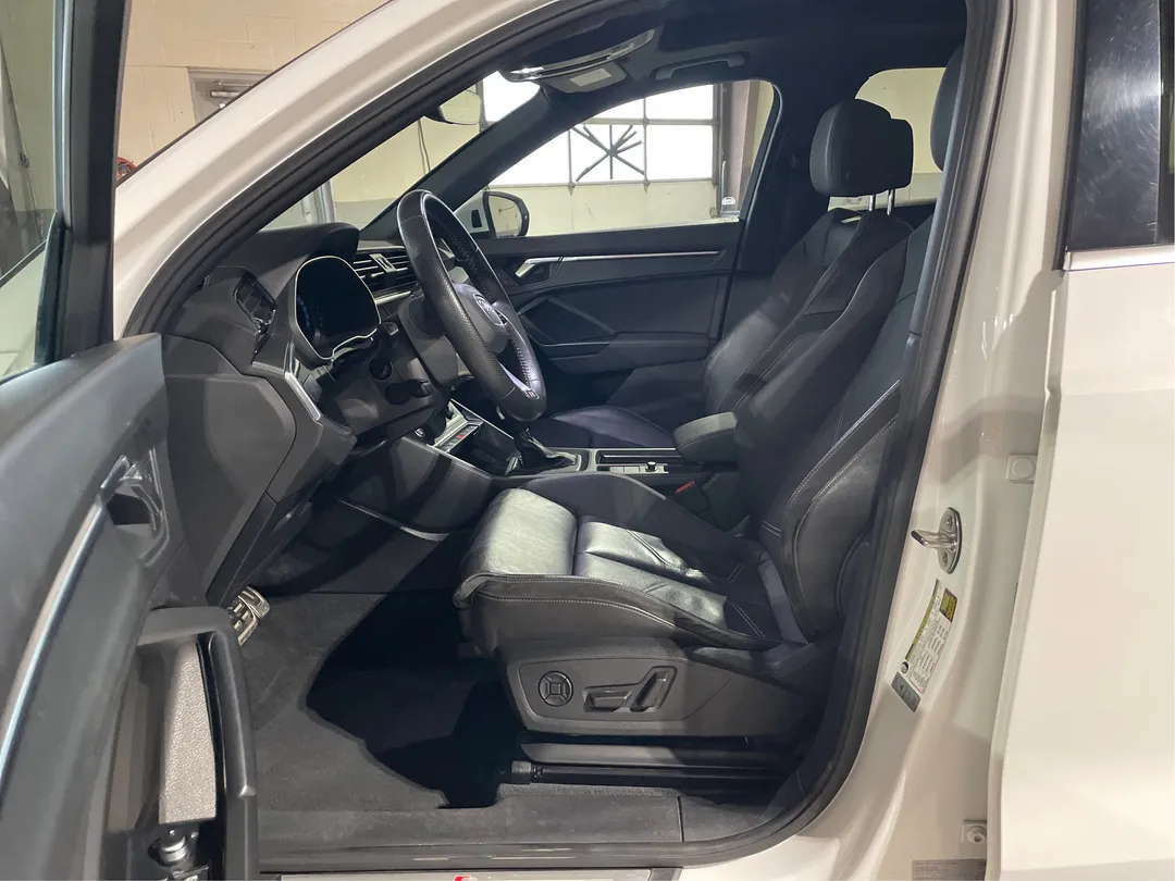 2020 Audi Q3 — photo 3
