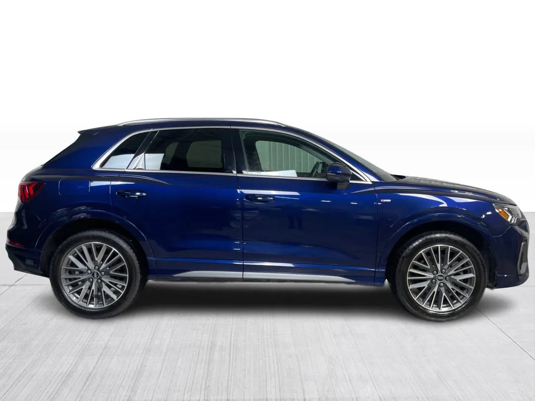 2023 Audi Q3 — photo 2