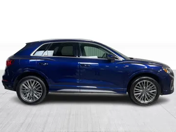 2023 Audi Q3 - image 2
