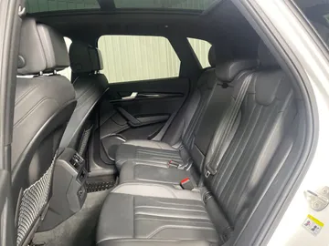 2020 Audi Q5 - image 16