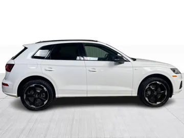 2020 Audi Q5 - image 2