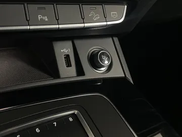 2020 Audi Q5 - image 32