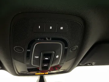 2018 Audi Q5 - image 16