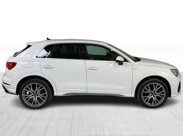 2019 Audi Q3 - image 2
