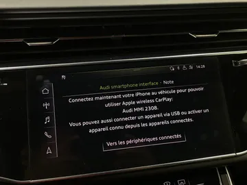 2019 Audi Q8 - image 8