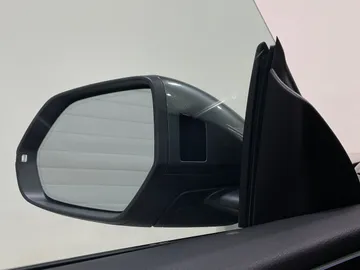 2019 Audi Q8 - image 22