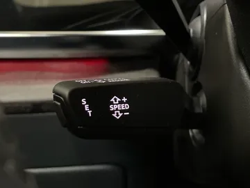 2019 Audi Q8 - image 26
