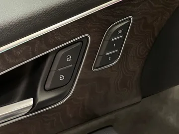 2019 Audi Q8 - image 20