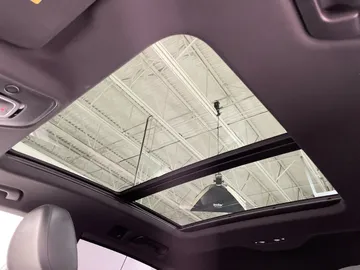 2019 Audi Q8 - image 6