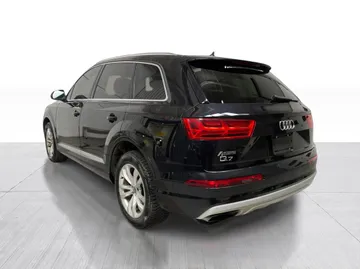 2019 Audi Q7 - image 12