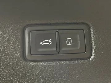 2019 Audi Q7 - image 22