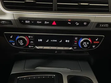 2019 Audi Q7 - image 32
