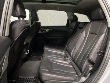 2017 Audi Q7 - image 15