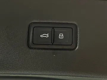 2017 Audi Q7 - image 21