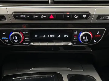 2017 Audi Q7 - image 31