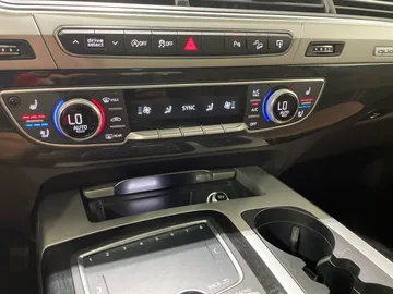 2017 Audi Q7 - image 22