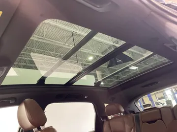 2017 Audi Q7 - image 4