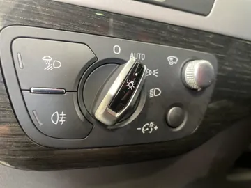2017 Audi Q7 - image 32