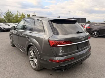 2021 Audi Q7 - image 4