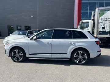 2022 Audi Q7 - image 4
