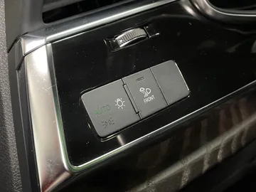 2022 Audi Q7 - image 32