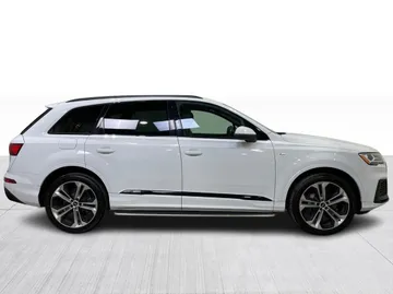 2022 Audi Q7 - image 2
