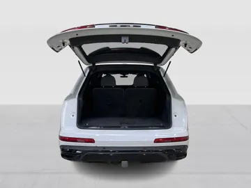 2022 Audi Q7 - image 14