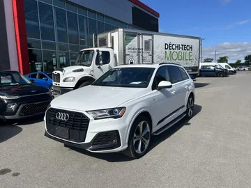 2022 Audi Q7 - image 3
