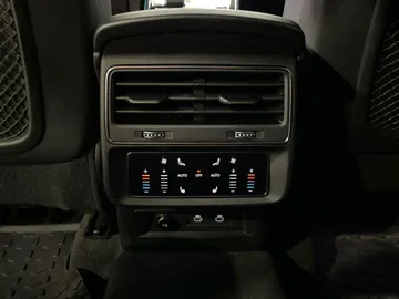 2022 Audi Q7 - image 34