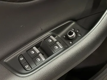 2022 Audi Q7 - image 25