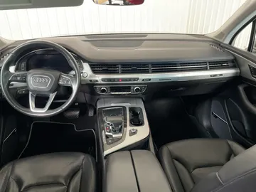 2019 Audi Q7 - image 14