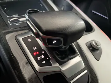 2019 Audi Q7 - image 34