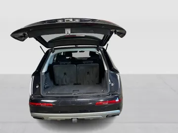 2019 Audi Q7 - image 13