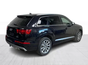 2019 Audi Q7 - image 8