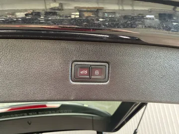 2019 Audi Q7 - image 22