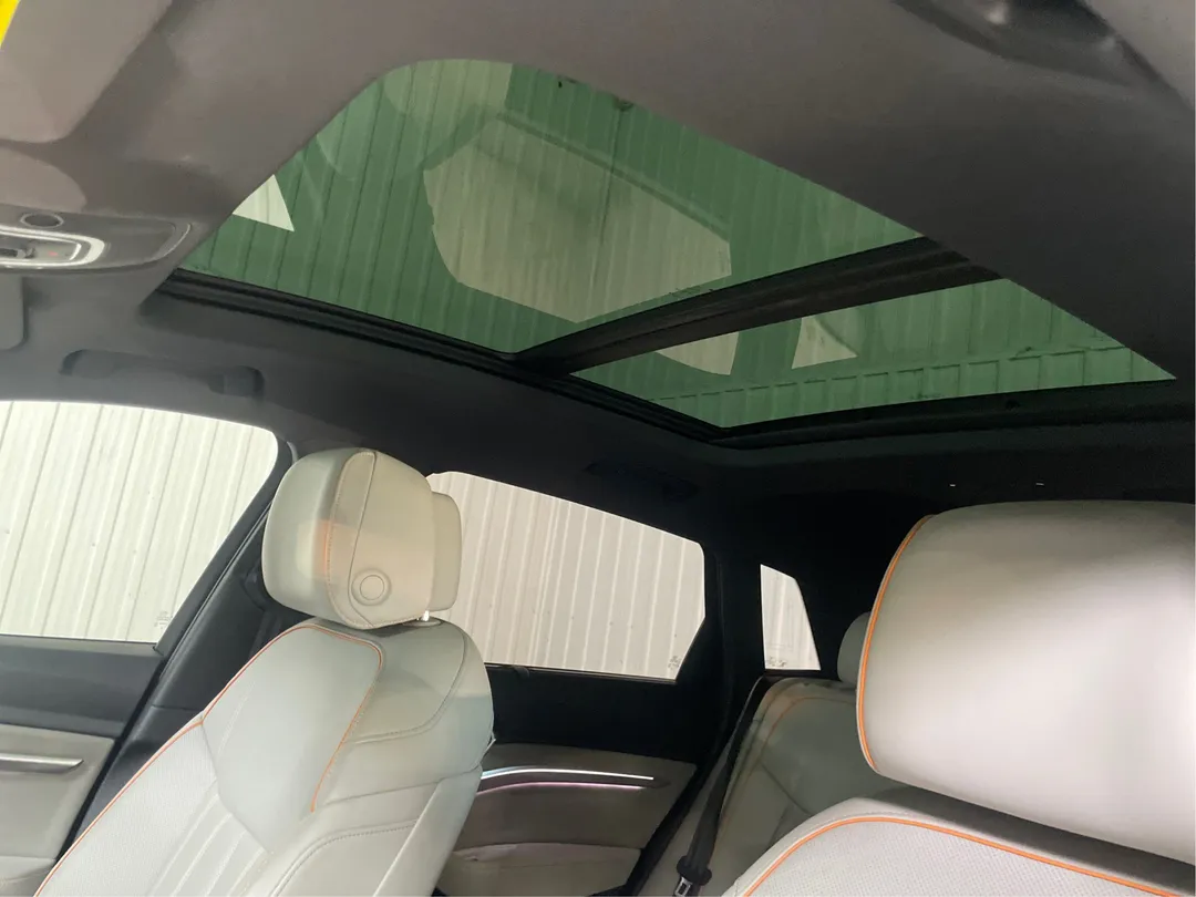 2022 Audi E-tron — photo 5