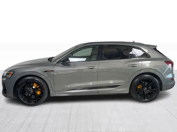2022 Audi E-tron - image 11
