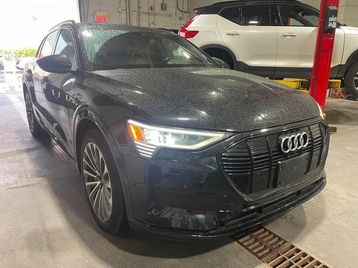 2021 Audi E-tron - image principale