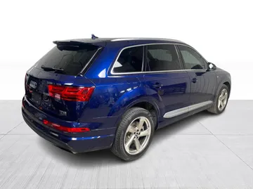2018 Audi Q7 - image 14