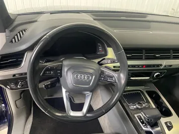 2018 Audi Q7 - image 18