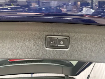 2018 Audi Q7 - image 23